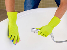 Як правильно чистити і мити акрилові ванни?