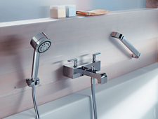 На якій висоті встановлюється змішувач для ванни