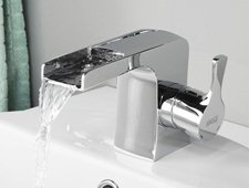 Какой смеситель выбрать для ванны: типы монтажа