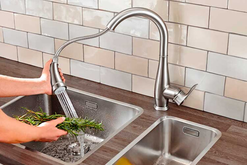 Висувні змішувачі для кухні