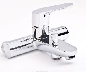 Змішувач одинважільний для ванни з коротким виливом Hansgrohe колекція Focus E2 хром 31940000