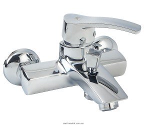 Смеситель однорычажный для ванны с коротким изливом Rubineta коллекция Naro хром 540023