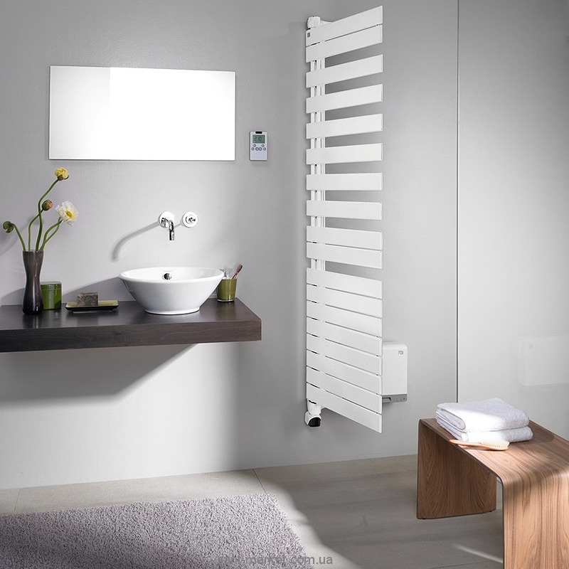 Электрический полотенцесушитель скрытый (BOX) Zehnder Roda 550х968х83 Е-образный поворотный белый ROER-100-055/IP