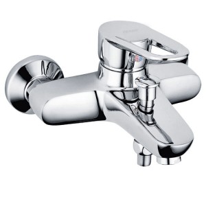 Смеситель однорычажный для ванны мс коротким изливом Ferro коллекция Napoli хром BRN1