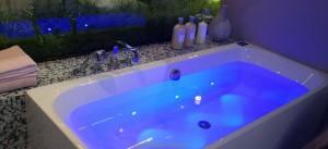 Ванна акриловая прямоугольная Duravit коллекция Happy D.2 170х75х48 R 700313000000000