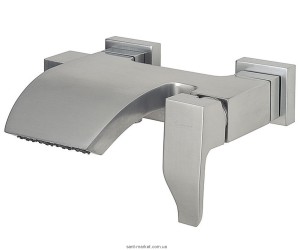 Змішувач одинважільний для ванни з коротким виливом EMMEVI колекція Niagara сатин CSP74001