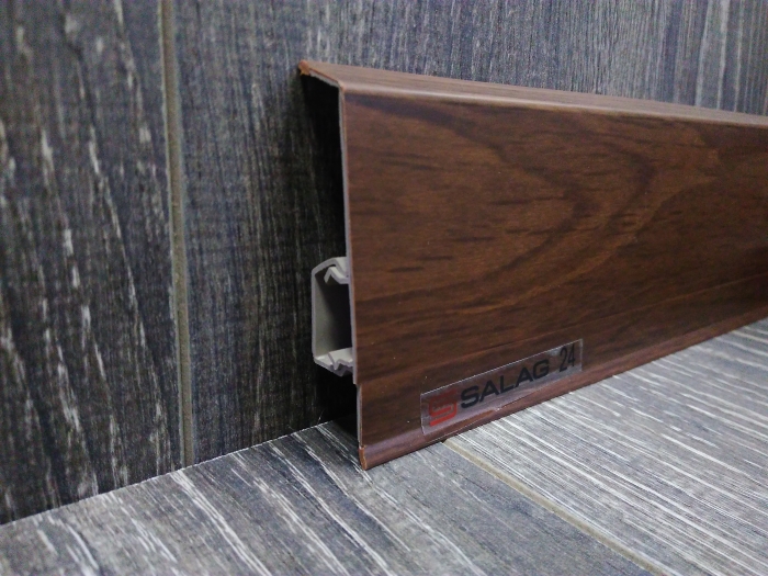Плінтус Salag NG62 ПВХ венге NG6224