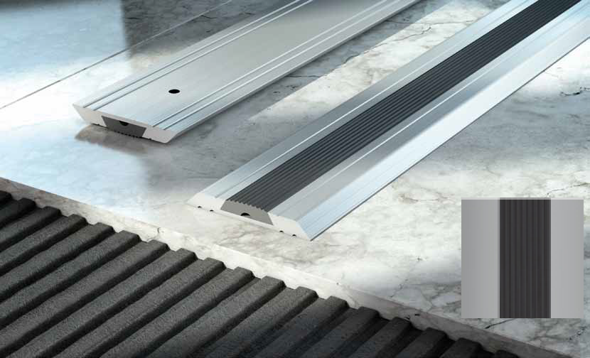 Алюмінієвий антиковзаючий профіль Salag 0.91 м срібний анодований/чорний SА0111