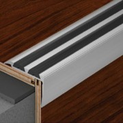 Алюминиевый противоскользящий угол Salag 1.82 м натуральный/черный SА1316