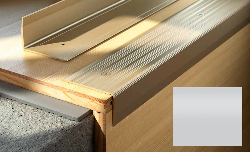 Сходовий профіль Salag Stratus S05 1.82 м срібний анoдірованний S05311