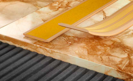 Антиковзаючий профіль Salag Cirrus ПВХ 10 м коричневий 131203