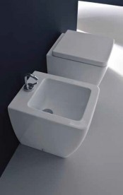 Биде напольное приставное Kerasan Ego с 1 отверстием в комплекте с крепежом белый 322101