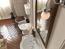 Биде напольное приставное Kerasan Retro с отверстием перелива белый 102001