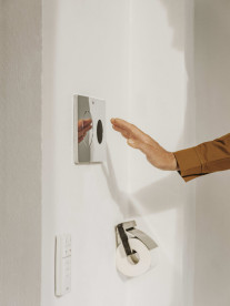 Держатель для туалетной бумаги Roca Tempo с крышкой металл хром A817033001