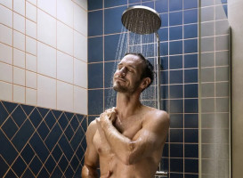 Душова стійка Hansgrohe Activera S 240 1jet EcoSmart Reno Varia хром 28074000