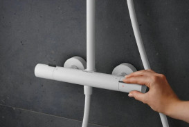 Душевая стойка Hansgrohe Pulsify S Puro Showerpipe 260 1jet EcoSmart с термостатом белый матовый 24237700