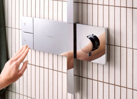 Душевая стойка Hansgrohe Raindance Alive Q 34х21 см 1jet с термостатом ShowerSelect Comfort хром 24580000