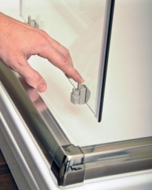 Дверь душевая прямоугольная боковая Ravak Blix BLRV2K-110 профиль полированный алюминий прозрачное стекло 1XVD0C00Z1