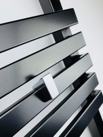 Електричний полотенцесушитель Terma Quadrus Slim 45х87 см чорний матовий WLQUS087045 / 9005 / ONE