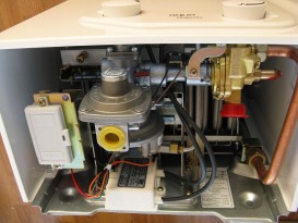 Газова проточна колонка Beretta Idrabagno Aqua 14i електророзжіг від батарейок відкрита камера згоряння 20042540