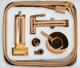 Гигиенический душ со смесителем скрытого монтажа Rea Loop розовое золото REA-B6523