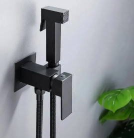 Гигиенический душ со смесителем скрытого монтажа Rea Fenix черный REA-B5687