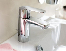 Смеситель для раковины однорычажный с донным клапаном Grohe Eurosmart Cosmopolitan хром 23325000