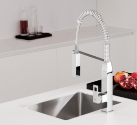 Смеситель для кухни Grohe с выдвижной лейкой Eurocube однорычажный на гибкой пружине 31395000