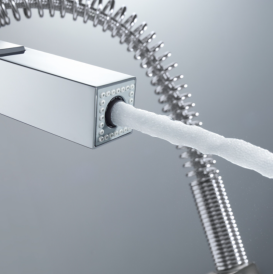 Смеситель для кухни Grohe с выдвижной лейкой Eurocube однорычажный на гибкой пружине 31395000