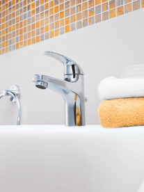 Комплект смесителей для ванной Grohe BauCurve 4 в 1 с душевым набором и смесителем для кухни хром UA122218K1