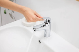 Комплект смесителей для ванной Grohe QuickFix Swift 3 в 1 с душевым набором хром UA202702SQ