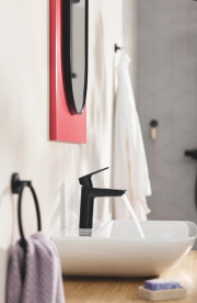 Комплект змішувачів для ванної та кухні Grohe QuickFix Start 4 в 1 із душовим набором чорний матовий UA303301MK