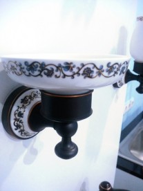 Мыльница для ванной Kraus Apollo с настенным держателем темный шоколад KEA-16503-ORB