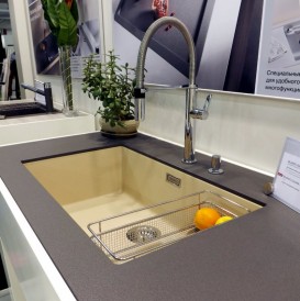 Мийка для кухні прямокутна BLANCO SUBLINE 700-U Level SILGRANIT під стільницю шампань 523544