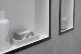 Настенная ниша с рамкой Hansgrohe XtraStoris Individual 30х15х10 см белый матовый/черный матовый 56096670