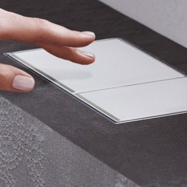 Панель смыва для унитаза Geberit Omega60 двойной смыв цинковое литье/стекло вровень с поверхностью белый/глянцевый хром 115.081.SI.1