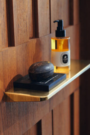 Полочка для ванной Hansgrohe Axor Universal Circular 400 мм металл полированное золото 42844990