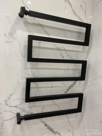 Рушникосушка водяна Genesis-Aqua Snake 80x53 см чорний GA-9001