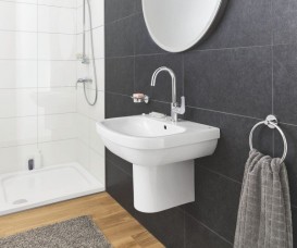 Раковина для ванної підвісна Grohe Euro Ceramic 65 см з гігієнічним покриттям альпін-білий 3932300H