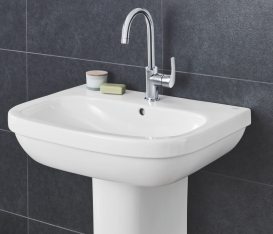 Раковина для ванної підвісна Grohe Euro Ceramic 65 см з гігієнічним покриттям альпін-білий 3932300H