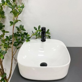 Раковина для ванної кімнати VBI NARNI 42x42 см кераміка білий VBI-014901