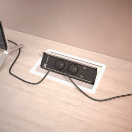 Розетковий блок ASA Plastici Versanet 3x220В +1USB 5V Type A+C нержавіюча сталь 060.31F.00031