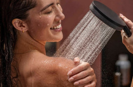 Ручний душ на штанзі Hansgrohe Raindance Alive Select S 65 см 3 режими EcoSmart чорний матовий 24600670