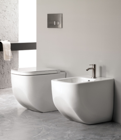 Сиденье с крышкой для унитаза Hatria Next с функцией быстрого снятия и плавного закрывания белый матовый 01Y1F325