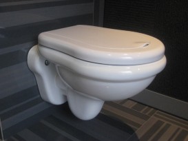 Сидіння з кришкою для унітазу Kerasan Retro білий петлі хром 109401