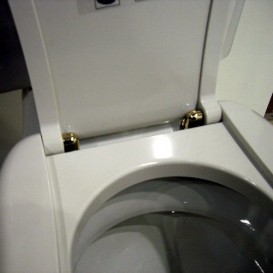 Сиденье с крышкой для унитаза Kerasan Retro белый петли золото 109801