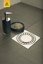 Зливний трап для балконів і терас МСН прямий стік з гратами 386E