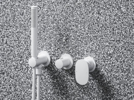 Змішувач для душу Ravak Spring SG 065.00+S із душовим набором білий матовий X070575