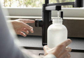 Смеситель для кухни Blanco Evol-S Pro Filter с фильтром и выдвижной лейкой черный матовый 526636