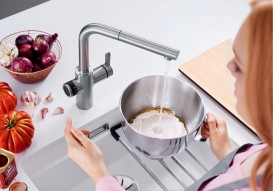 Смеситель для кухни Blanco Evol-S Volume однорычажный с выдвижной лейкой хром 525210